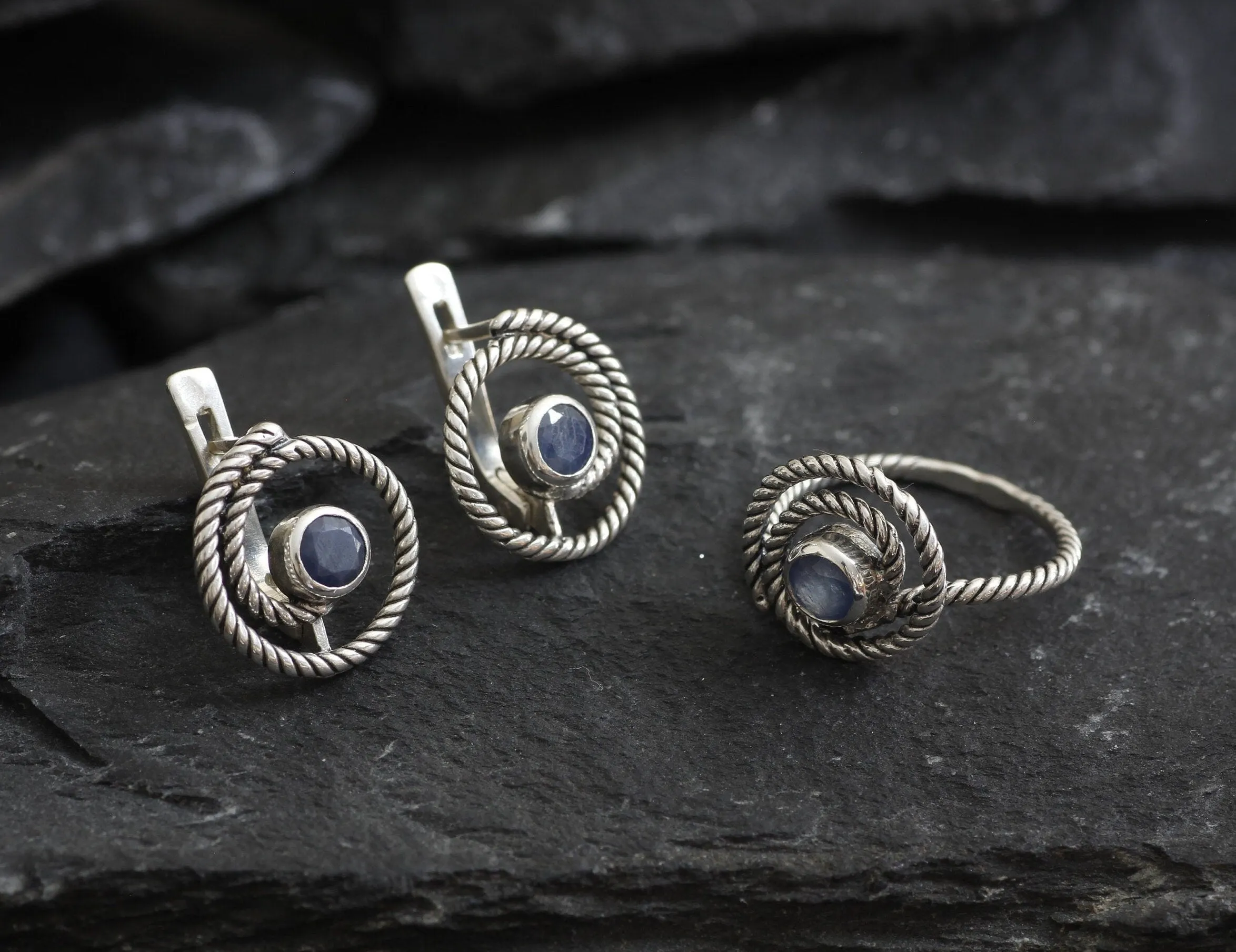 Blue Swirl Ring - Natural Sapphire Band, Blue Spiral Ring